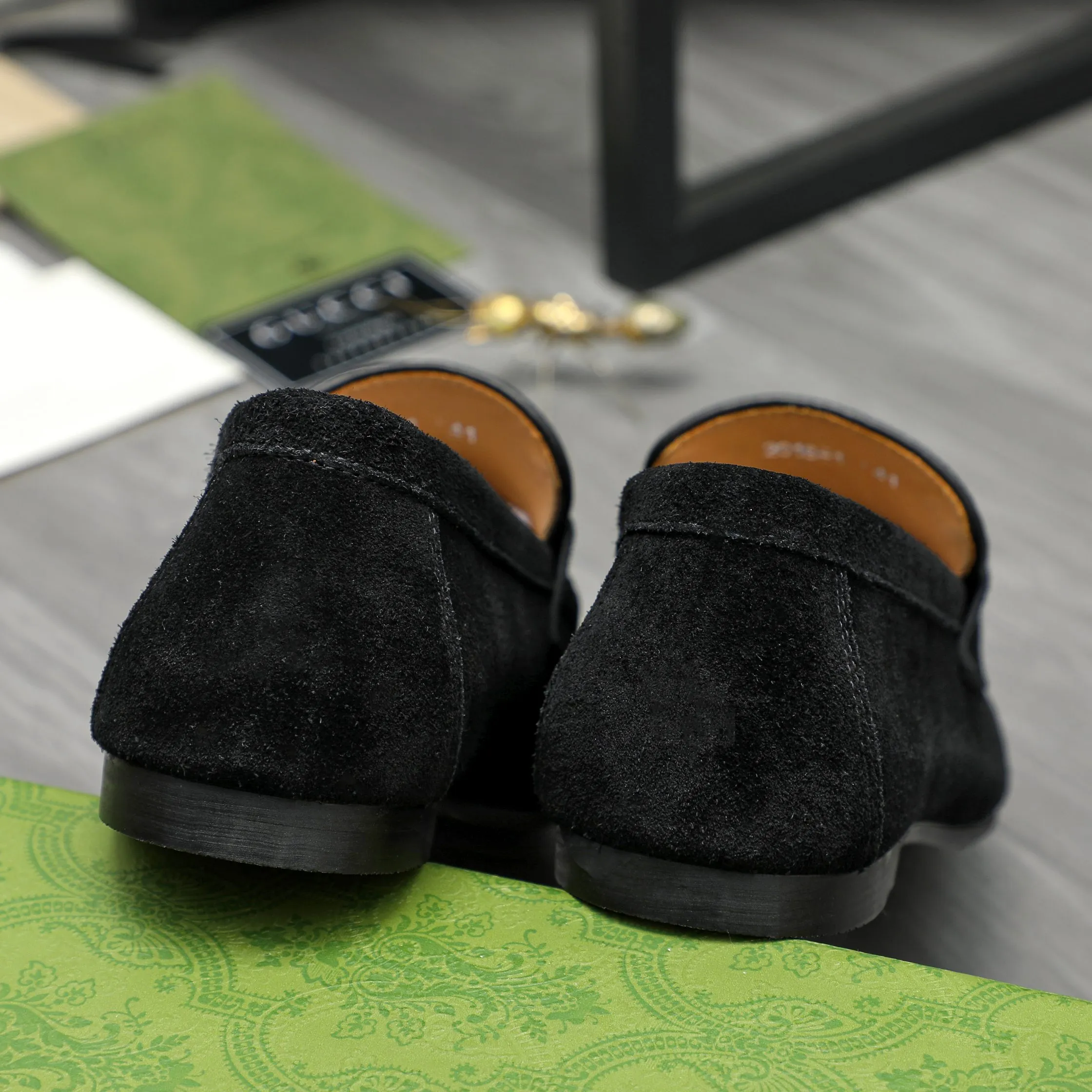 Men's shoes 💰p400 Product trademark: GUCCI "Gucci" business casual leather shoes Regular size: 38-46 (38.45.46 custom-made, non-returnable) Product materials: Selected suede cowhide upper, cowhide lining, original rubber outsole